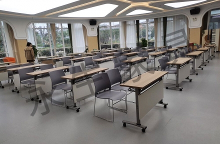 幼儿园家具