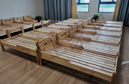 幼儿家具